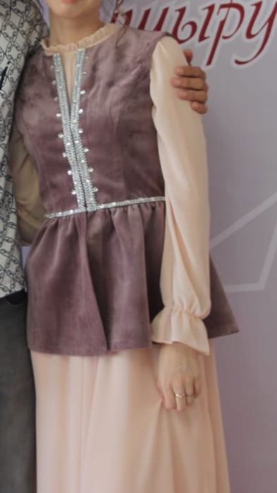 Платье с камзолом