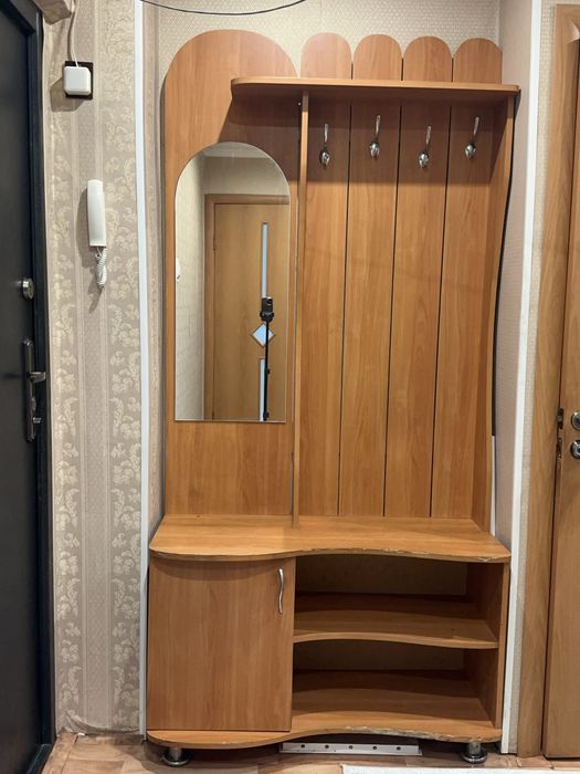 Прихожая с зеркалом