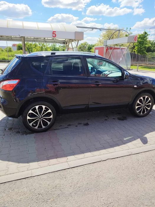 Vând nisan Qashqai