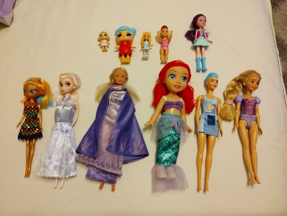 Продавам  различни кукли,чантички за момиче,еднорози и плодове зеленчу