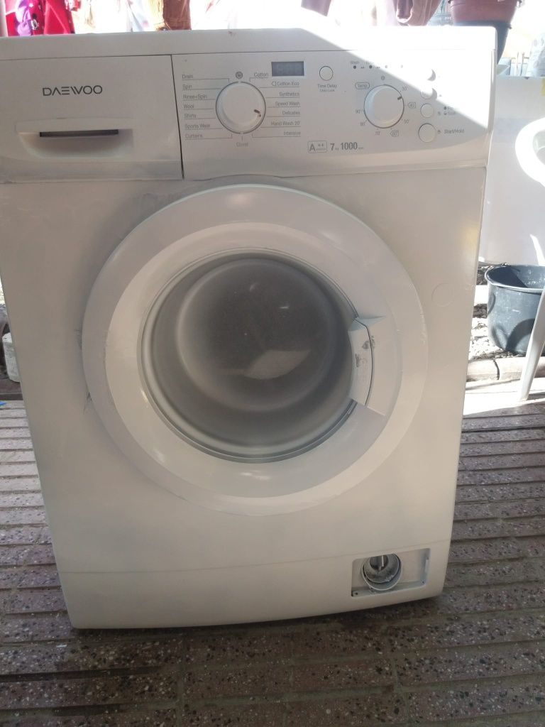 Mașină de spălat rufe automată de 7 kg. Deiwo. preț.320 lei.