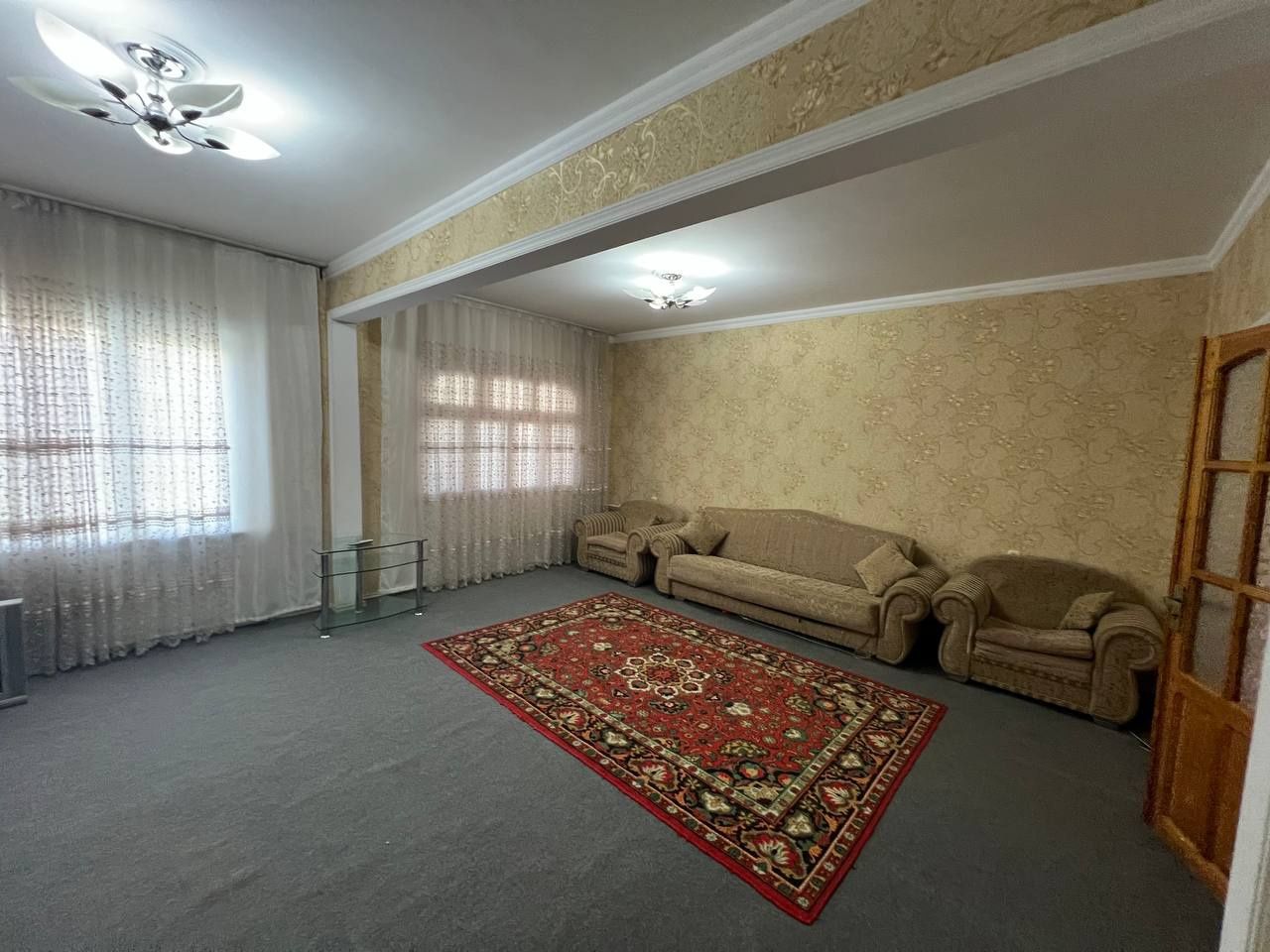 Сдаю 4комнатная квартира на Юнусабаде 19-кв, с обстановкой...