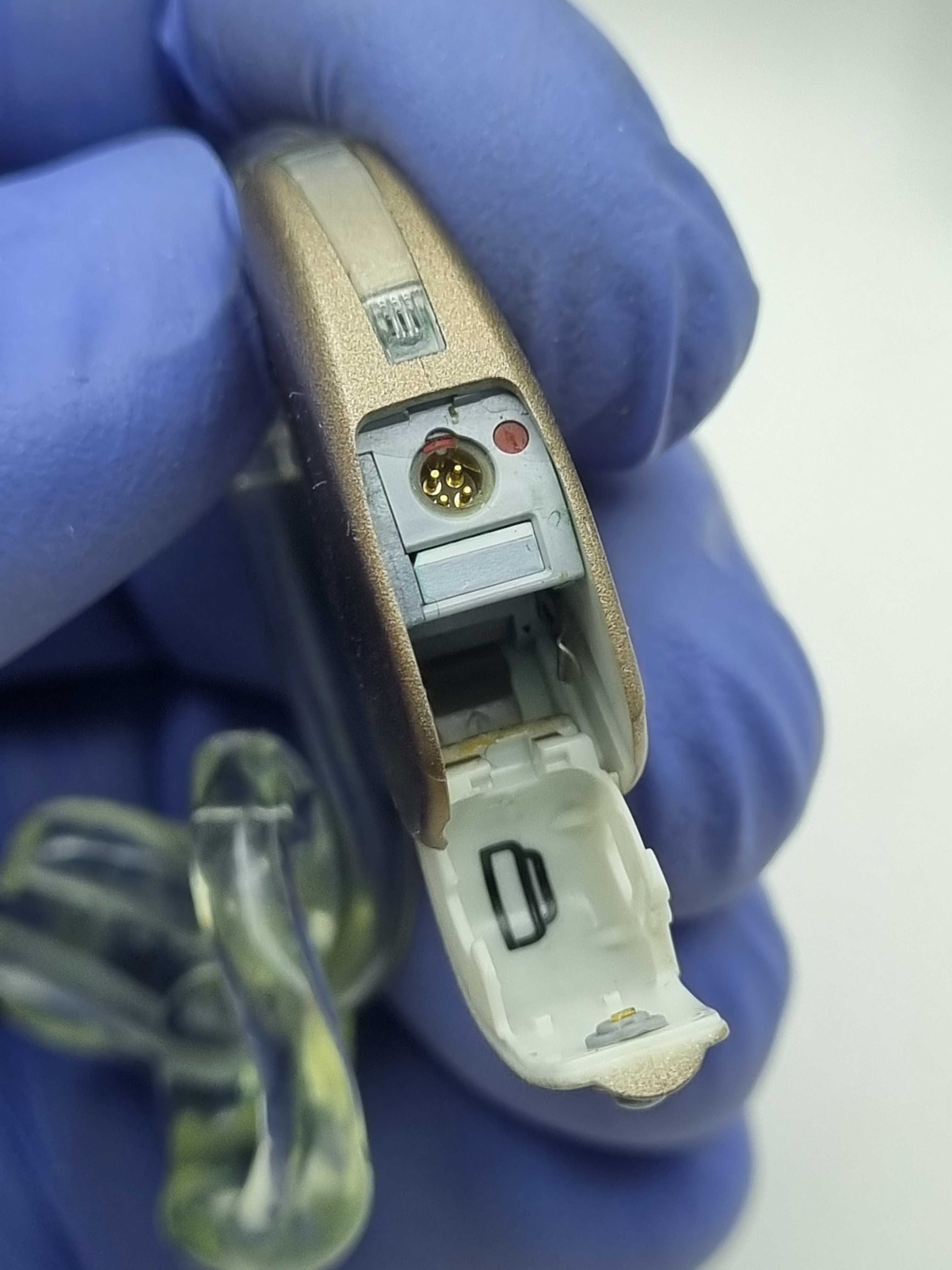 Слухови апарати Phonak Versata micro и Una M