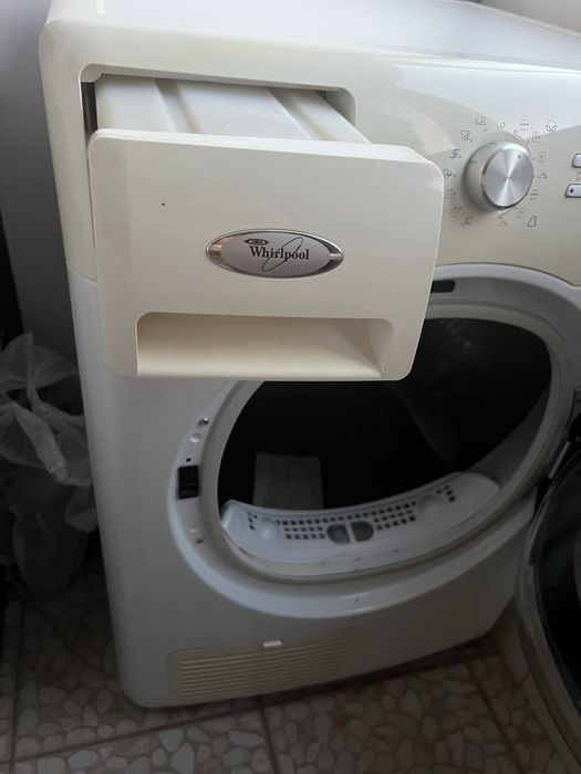 Uscator de rufe maşina whirlpool