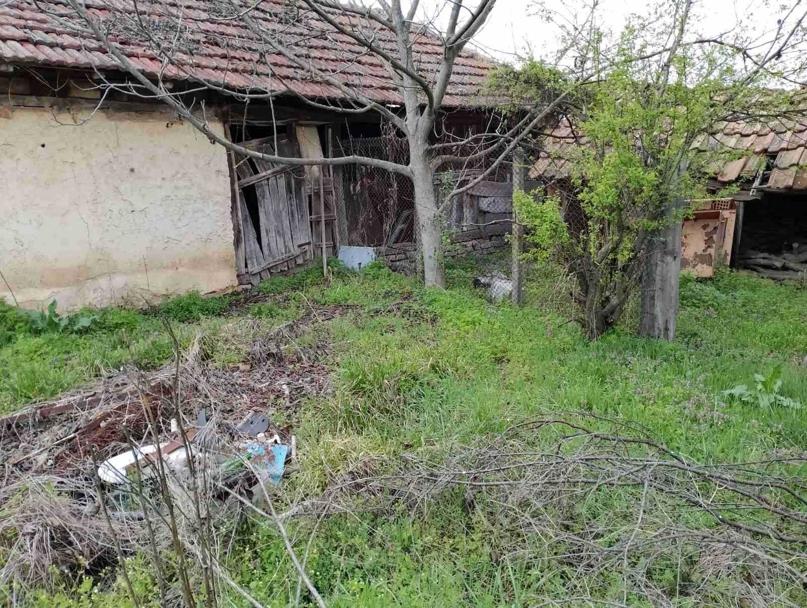 Къща близо до пещерата