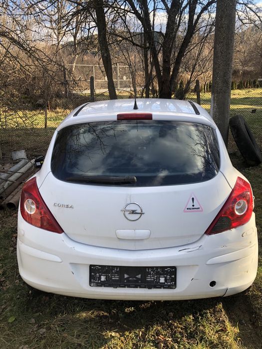 Opel Corsa D на части