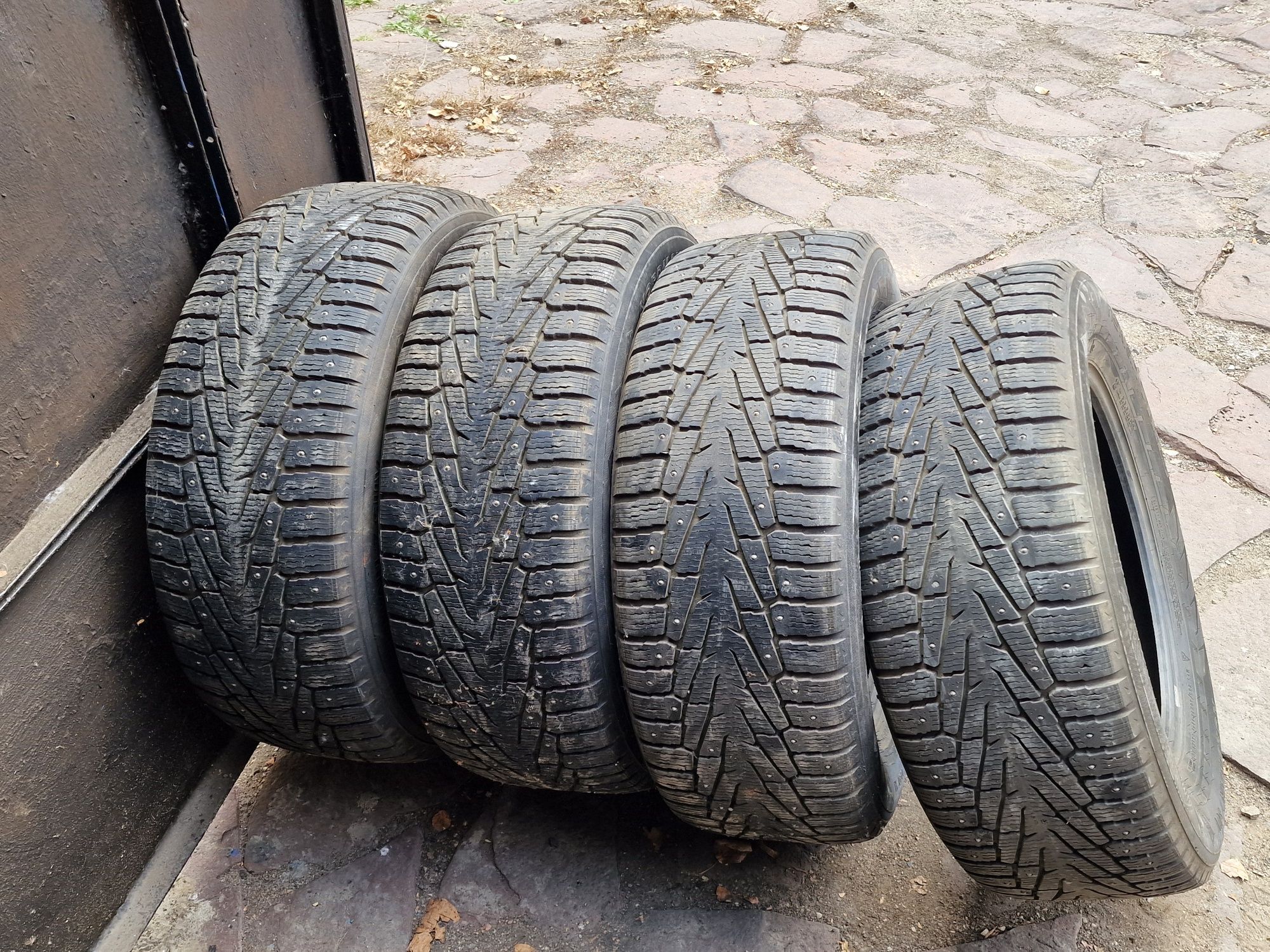 Резина Nokian 265/60/18