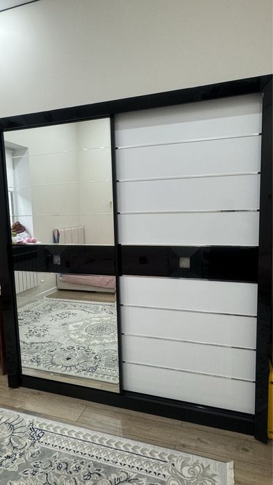 Продаетс шкаф-купе и комод