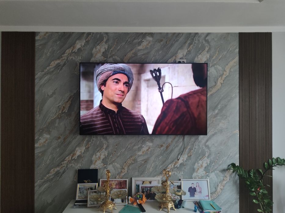 LED телевизор Samsung UE65AU7100UXCE