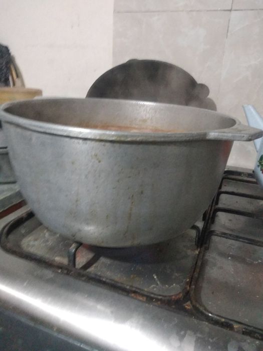 Alyumin qozon sotiladi hajmi 8 litr holati yaxshi yili 1978