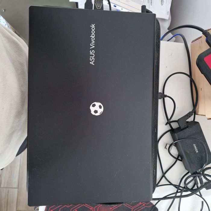 Laptop Asus Vivobook R1500EA