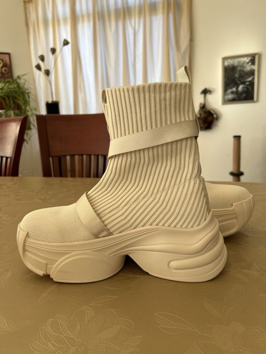 Уникални нови боти