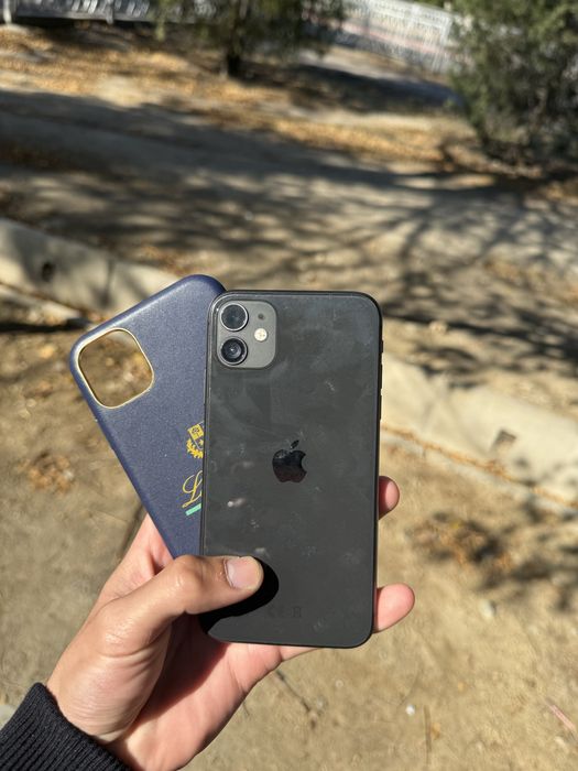 Айфон 11 в хорошем состояние