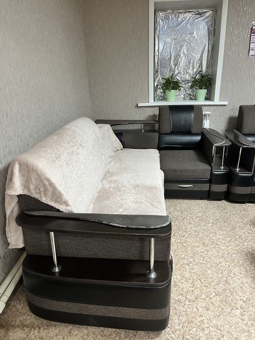 Продам диван раскладной недорого.