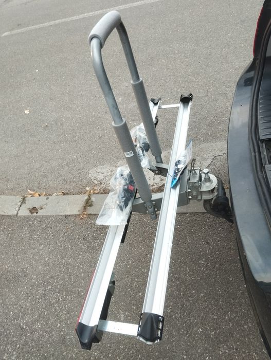 Suport 2 biciclete rabatabil complet accesorii noi