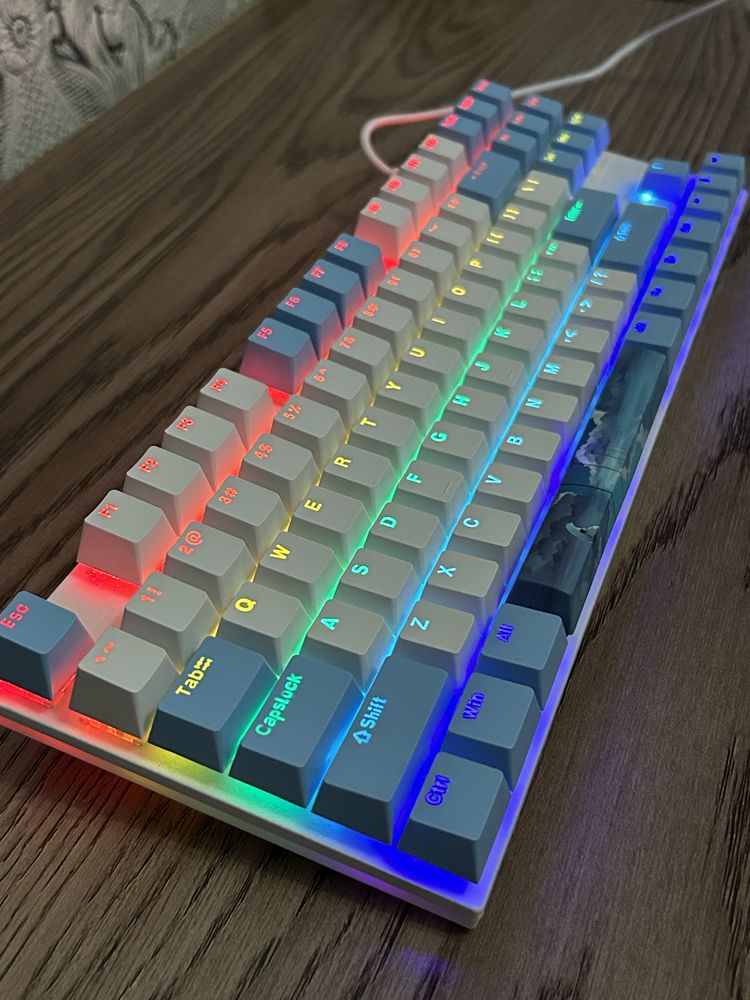 Механическая клавиатура RGB