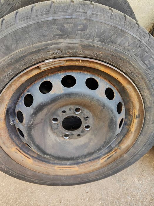 Jante Fiat Albea cu anvelope de iarna pe 14