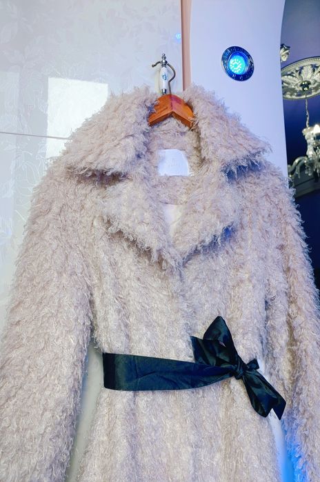 Палто с естествен косъм от лама