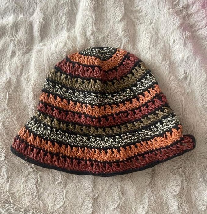 Шапка Zara, чанти steve madden