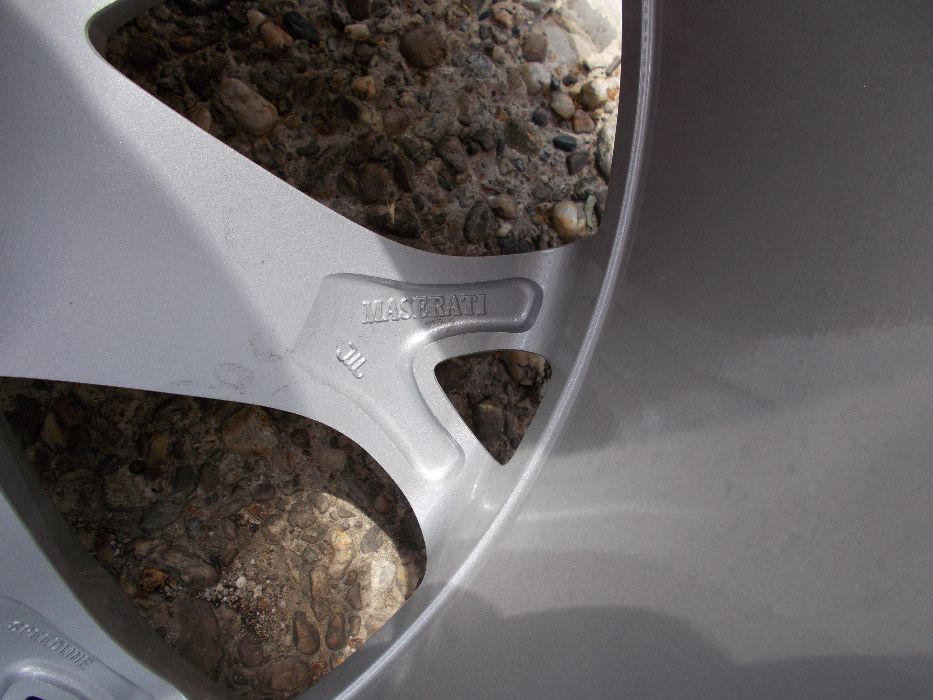 jante noi pe 19 originale Maserati granturismo 10.5Jx19H2 ET 37,5