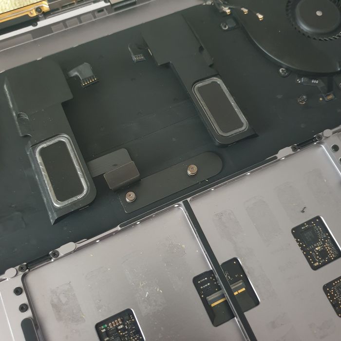 Dezmembrez macbook pro 15 a1707 2016, 2017 set boxe ventilatoare etc