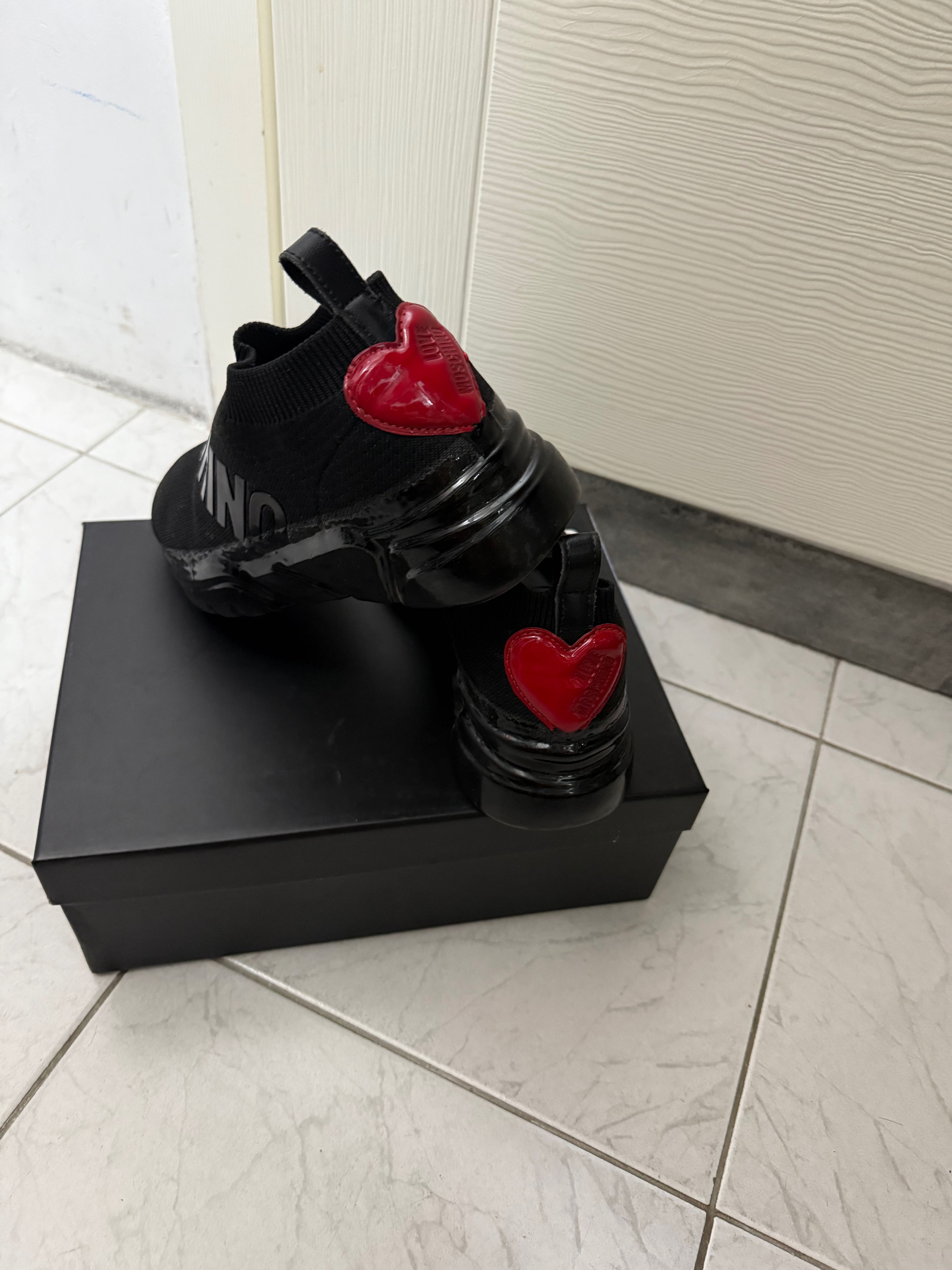 Love moschino 38