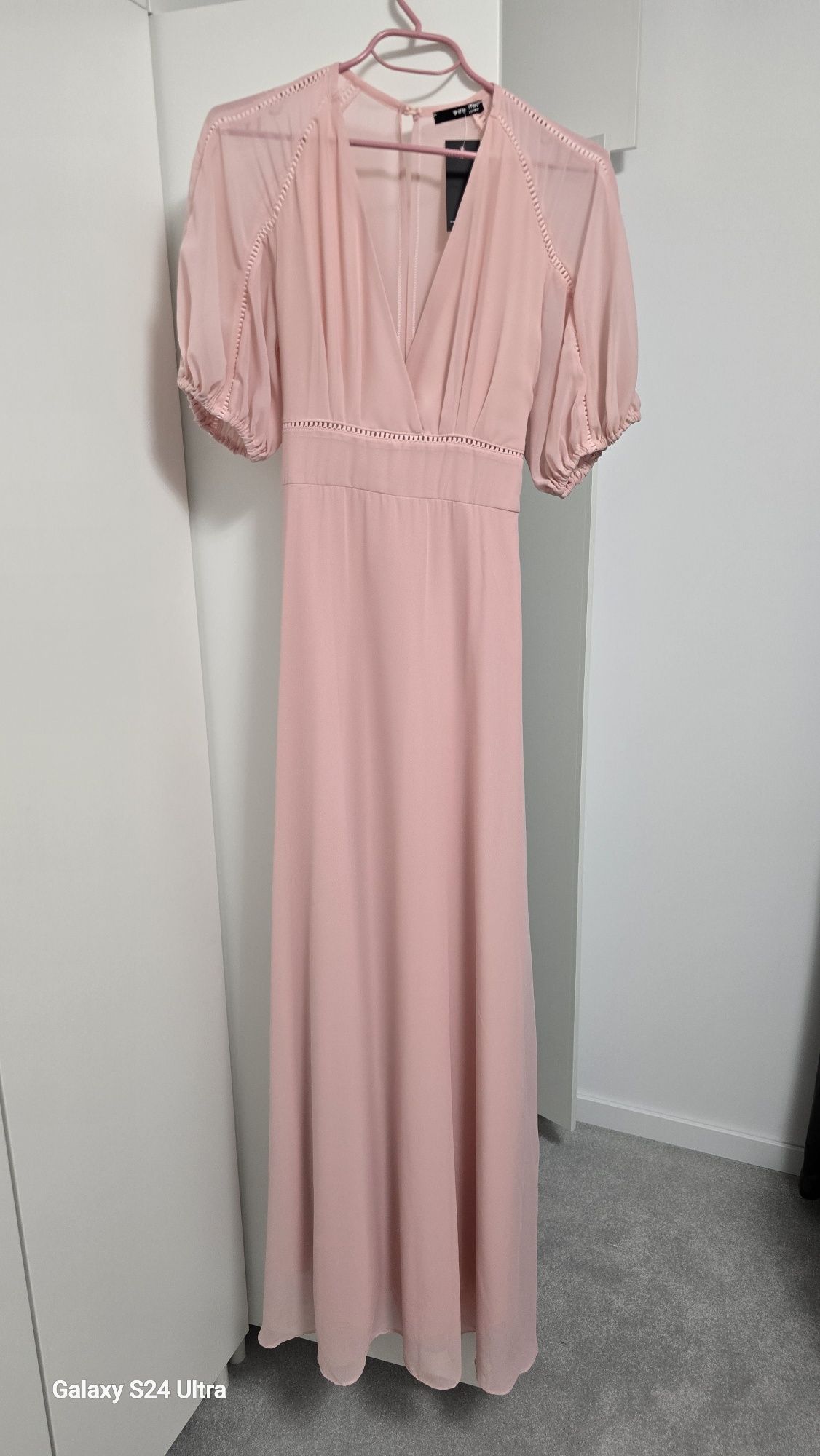 Rochie noua, lunga , cu fermoar pe spate.