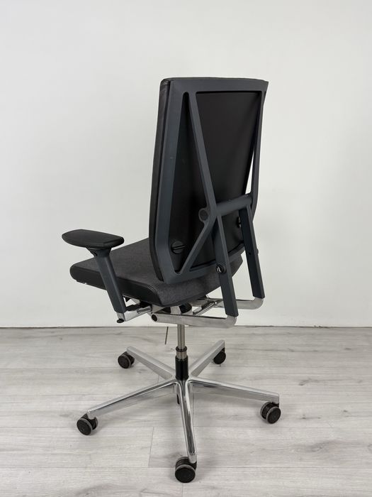 Висок клас изпълнителен офис стол Viasit Scope обзавеждане