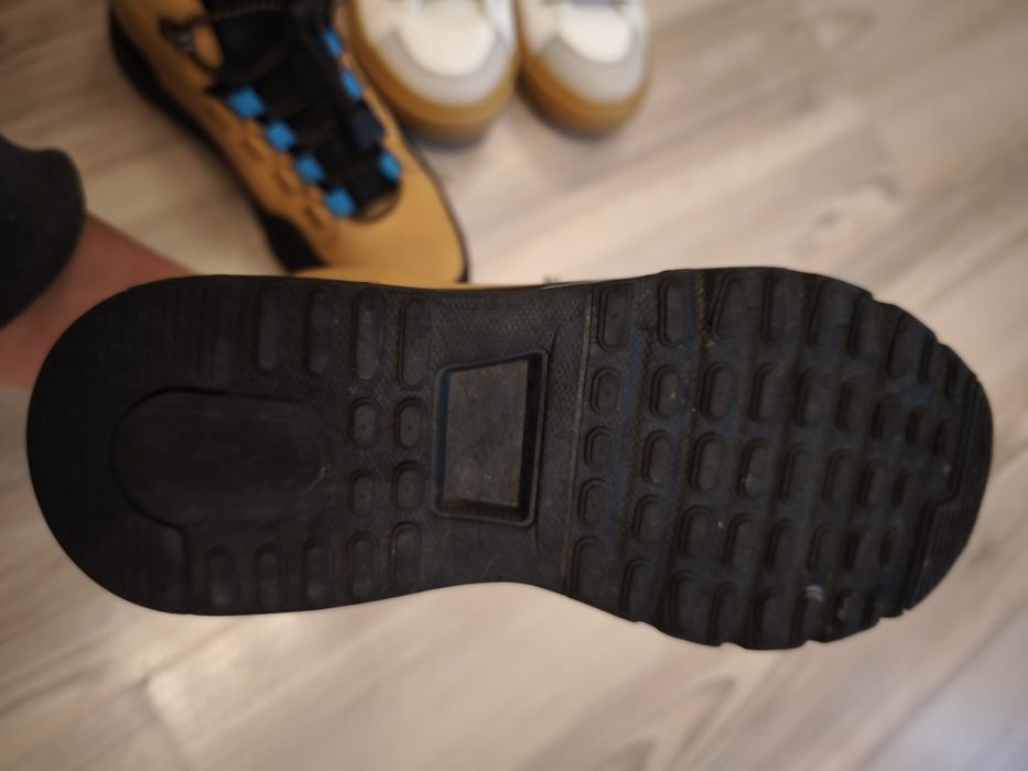 Боти и маратонки  Reserved 34 номер