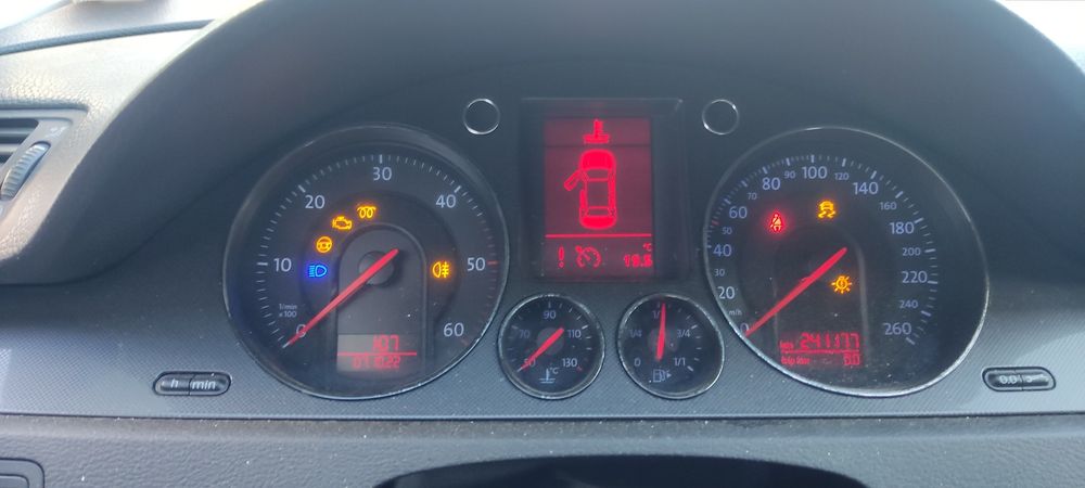 VW Passat b6 2.0Tdi 16v XENON на части