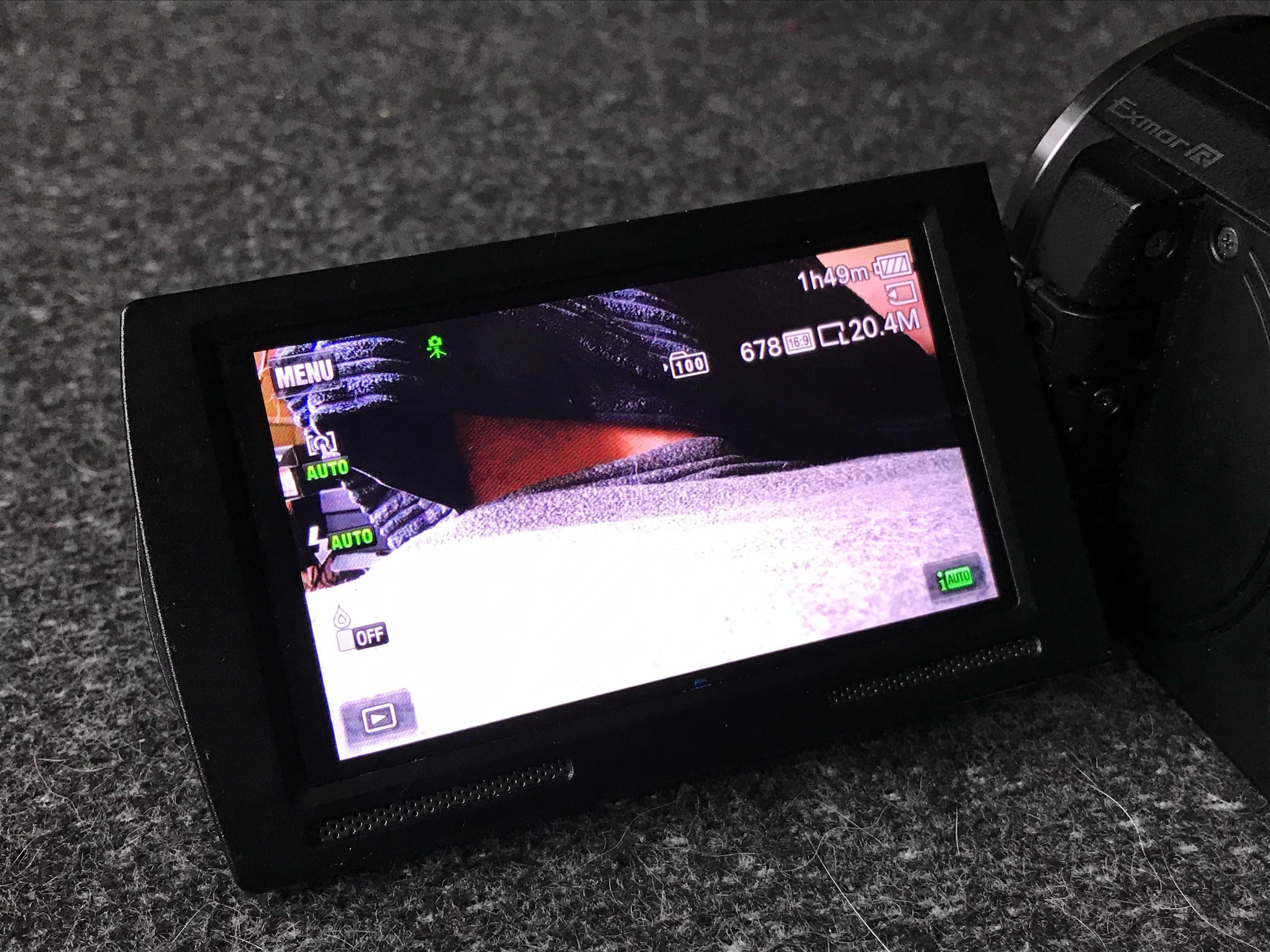 Sony HDR-CX570E Full HD 20,4 mp видео камера
