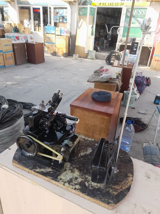 Продаётся ОВЕРЛОК  GN 1-2 (бабочка)