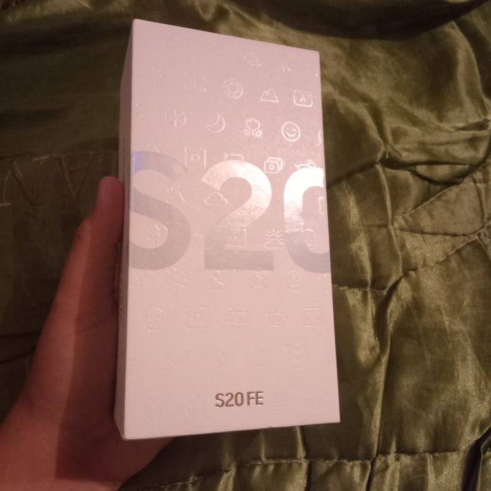 Samsung s20fe очень хорошее состояния