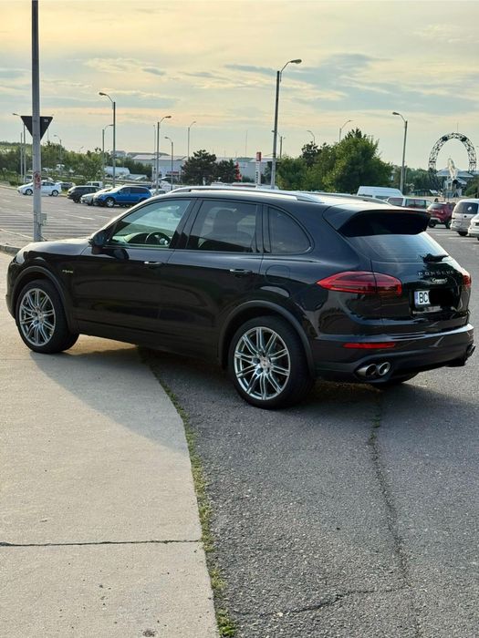 Porsche Cayenne S E-Hybrid