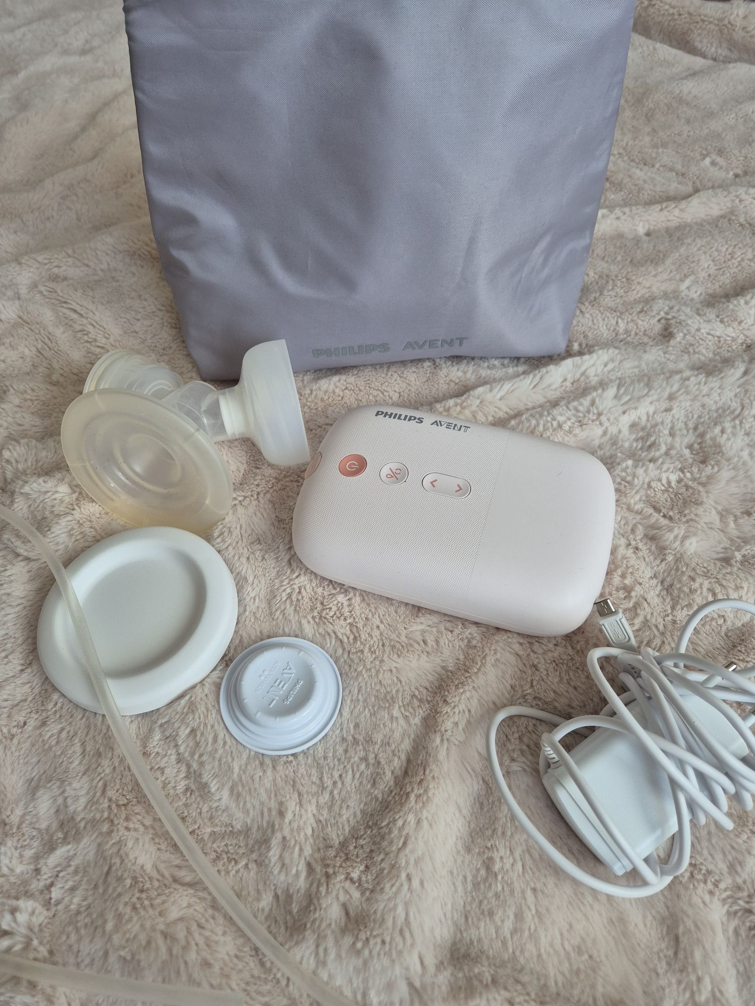Комплект за кърмене Philips Avent SCD395/21 с ел помпа за кърма