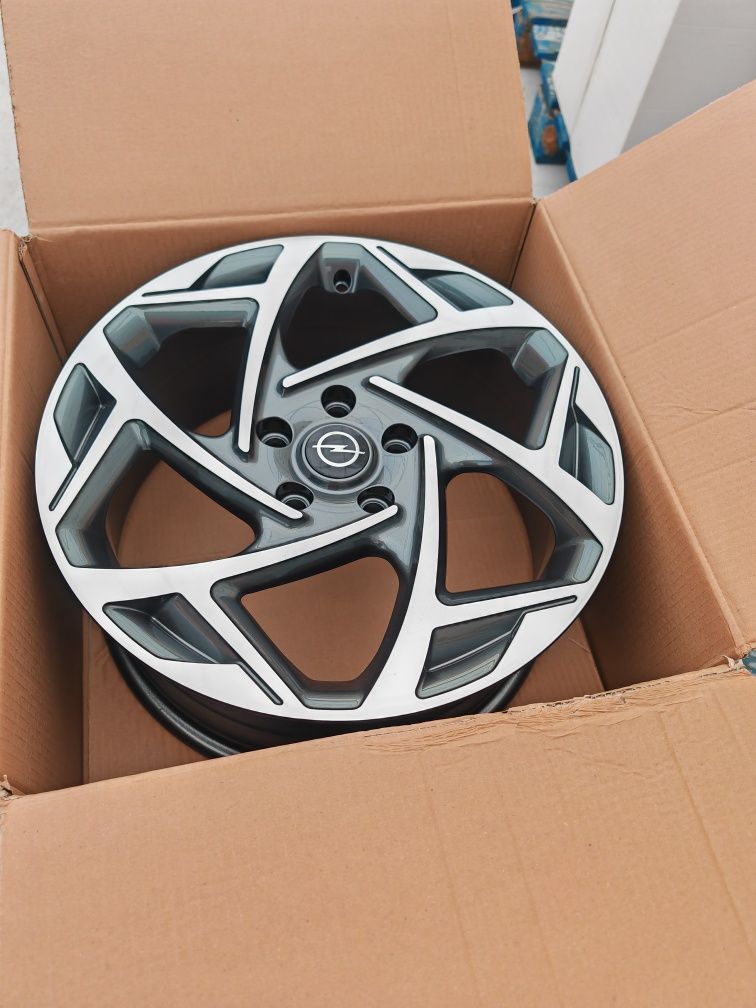 Vand jante de aliaj pentru Opel Insignia pe 18 marca RC wheels
