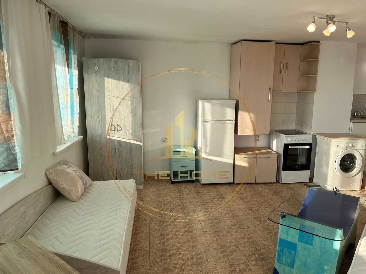 Дава се под наем Едностаен апартамент в Варна, Левски - 35 кв.м за 300 € - Снимка #3