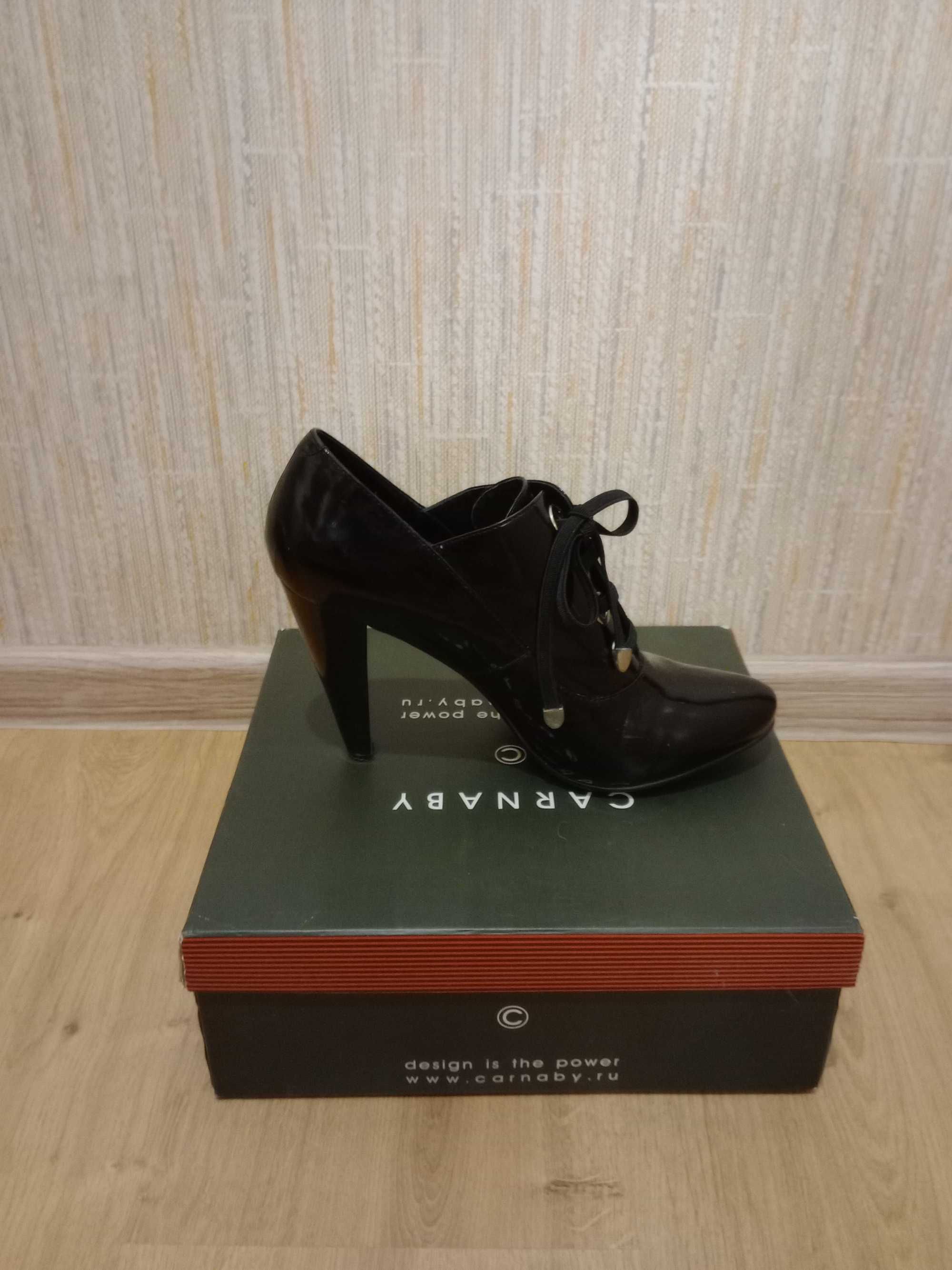 Продам лаковые ботильоны Carnaby (б/у) 39-40 р.