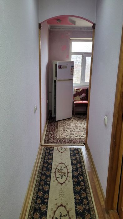 2 xonali kvartira sotiladi