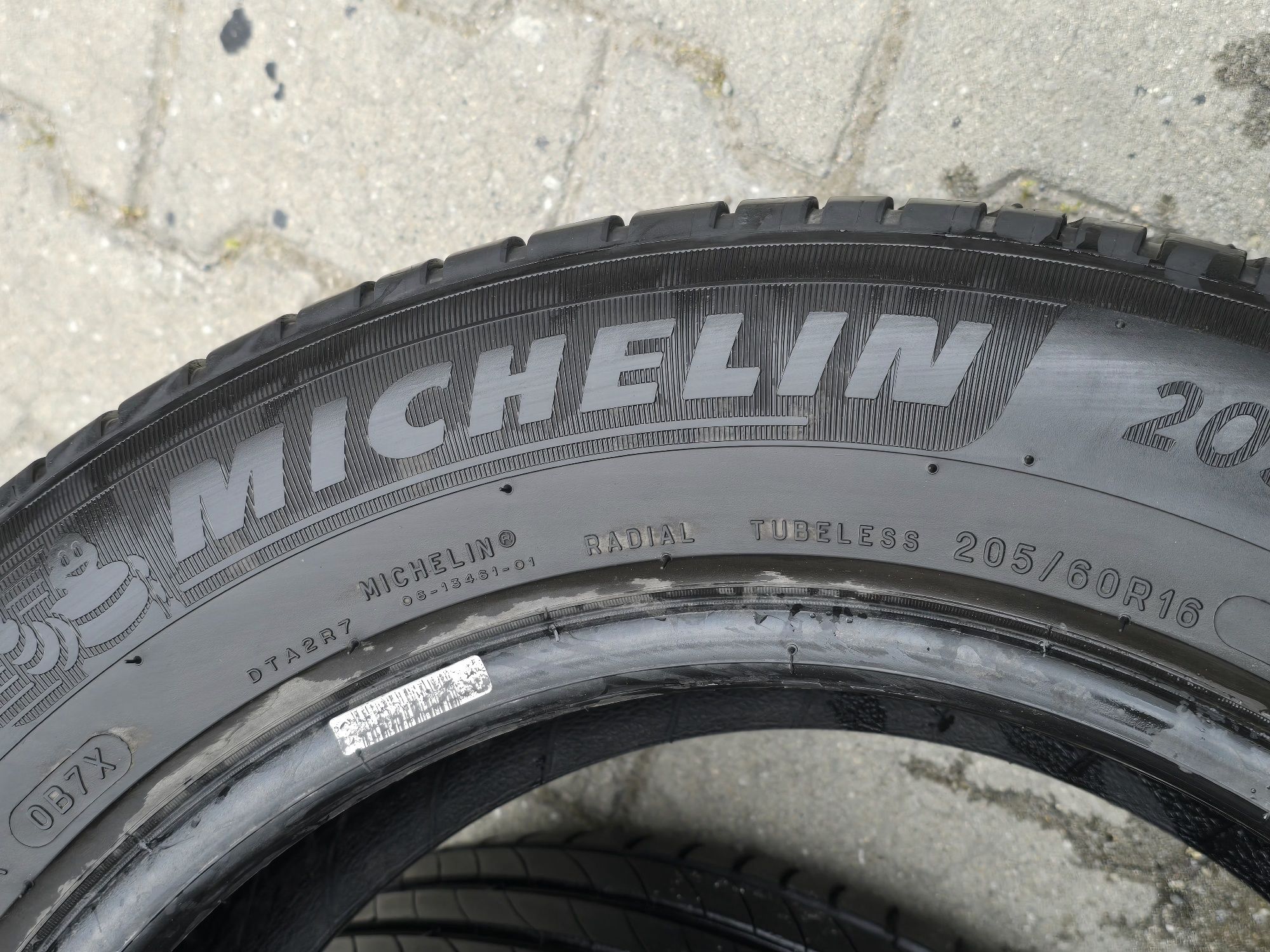 205 60 16 Michelin