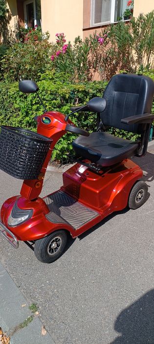 Scuter electric pentru bătrâni