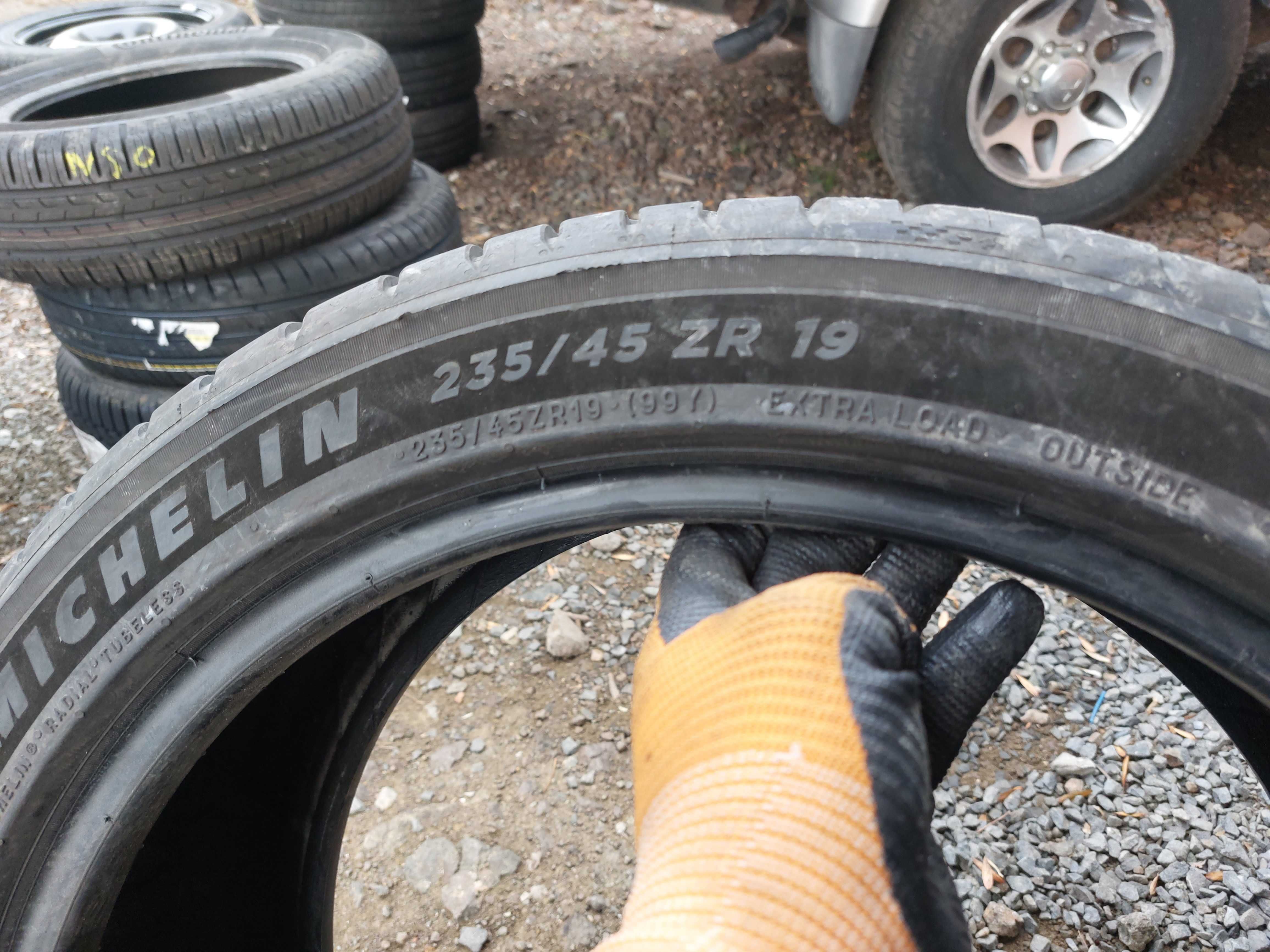 4бр.летни гуми MICHELIN 235/45/19 99Y DOT 0622