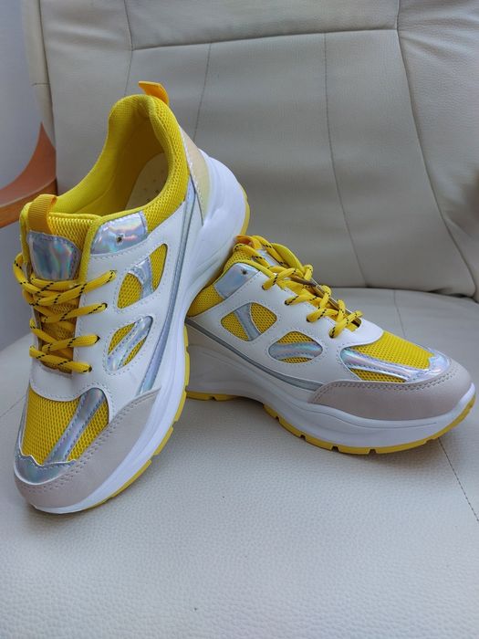 Adidasi dama moderni marime 39