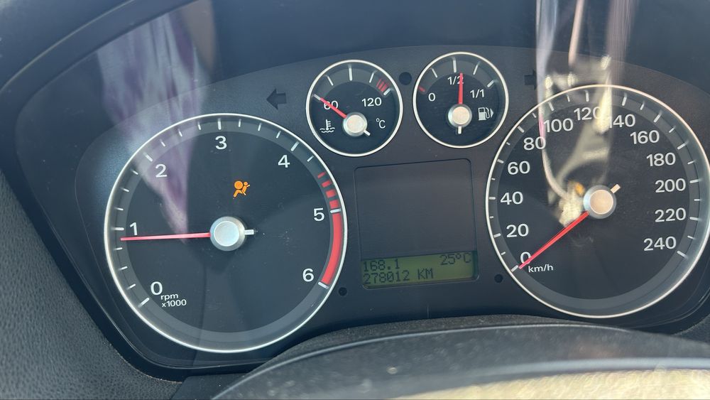 Ford focus 2 , 2.0L 136hp