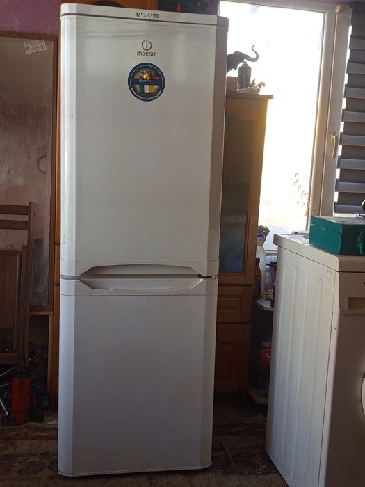 Хладилник + фризер  INDESIT