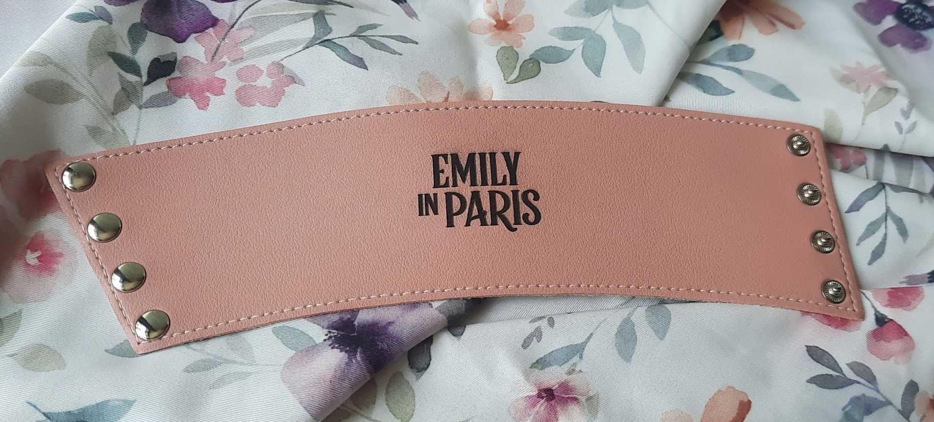 Дамски сувенири/ подаръци с логото Emily in Paris/ Емили в Париж