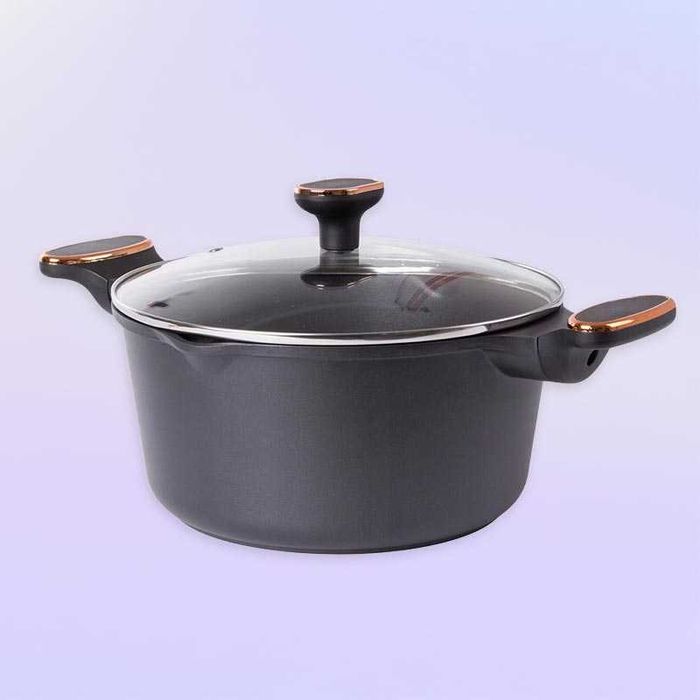 Тенджера с капак 26.5 см подходяща за всички видове котлони