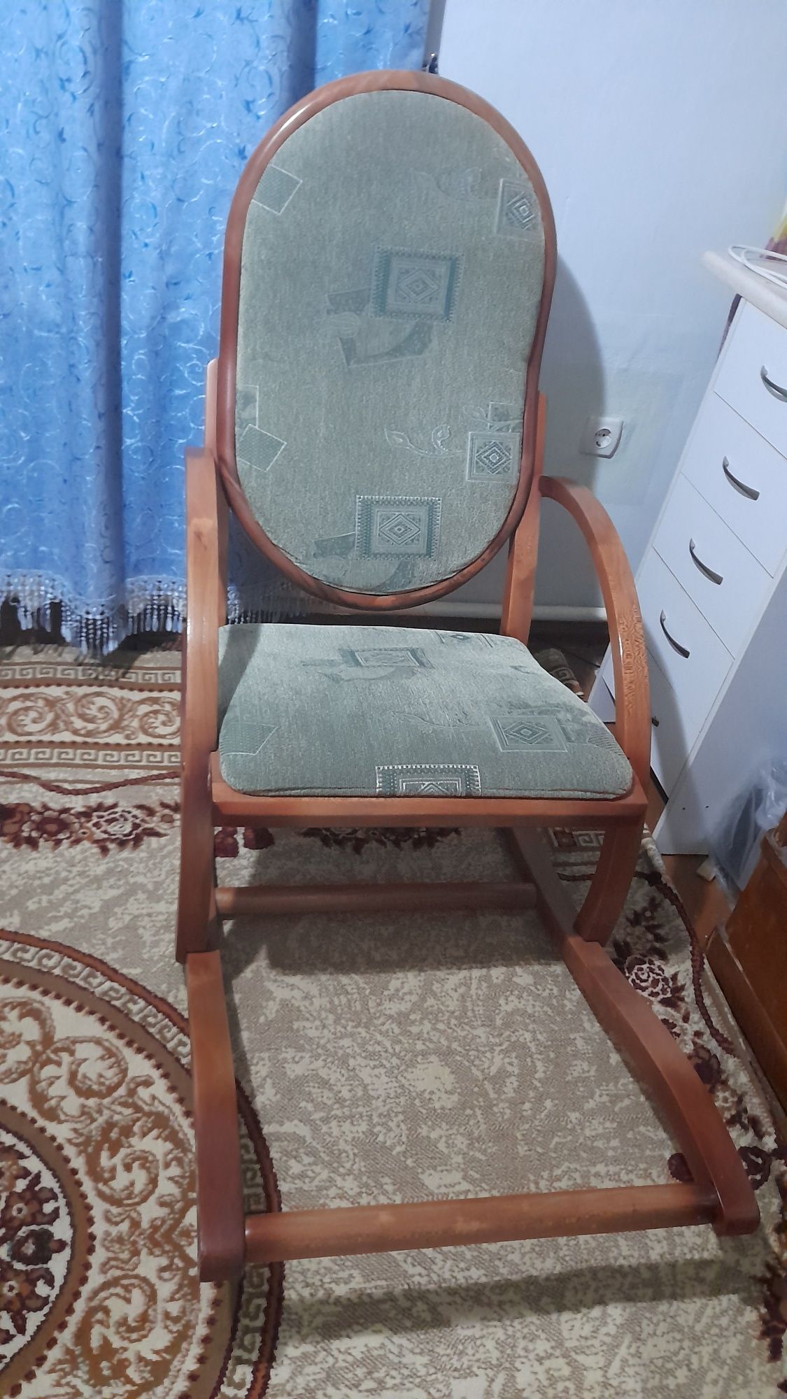 Кресло качалка в отличном состоянии