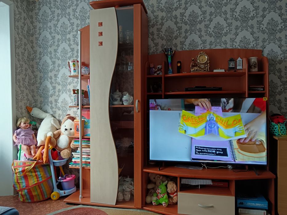 Продам мебельную стенку