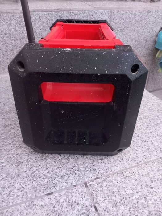 Milwaukee M18 JSR Строително радио